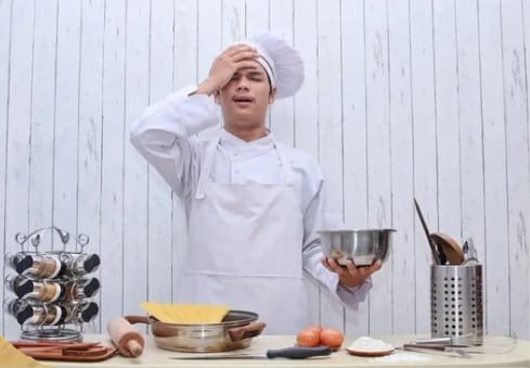 Les erreurs fréquentes des débutants en cuisine professionnelle